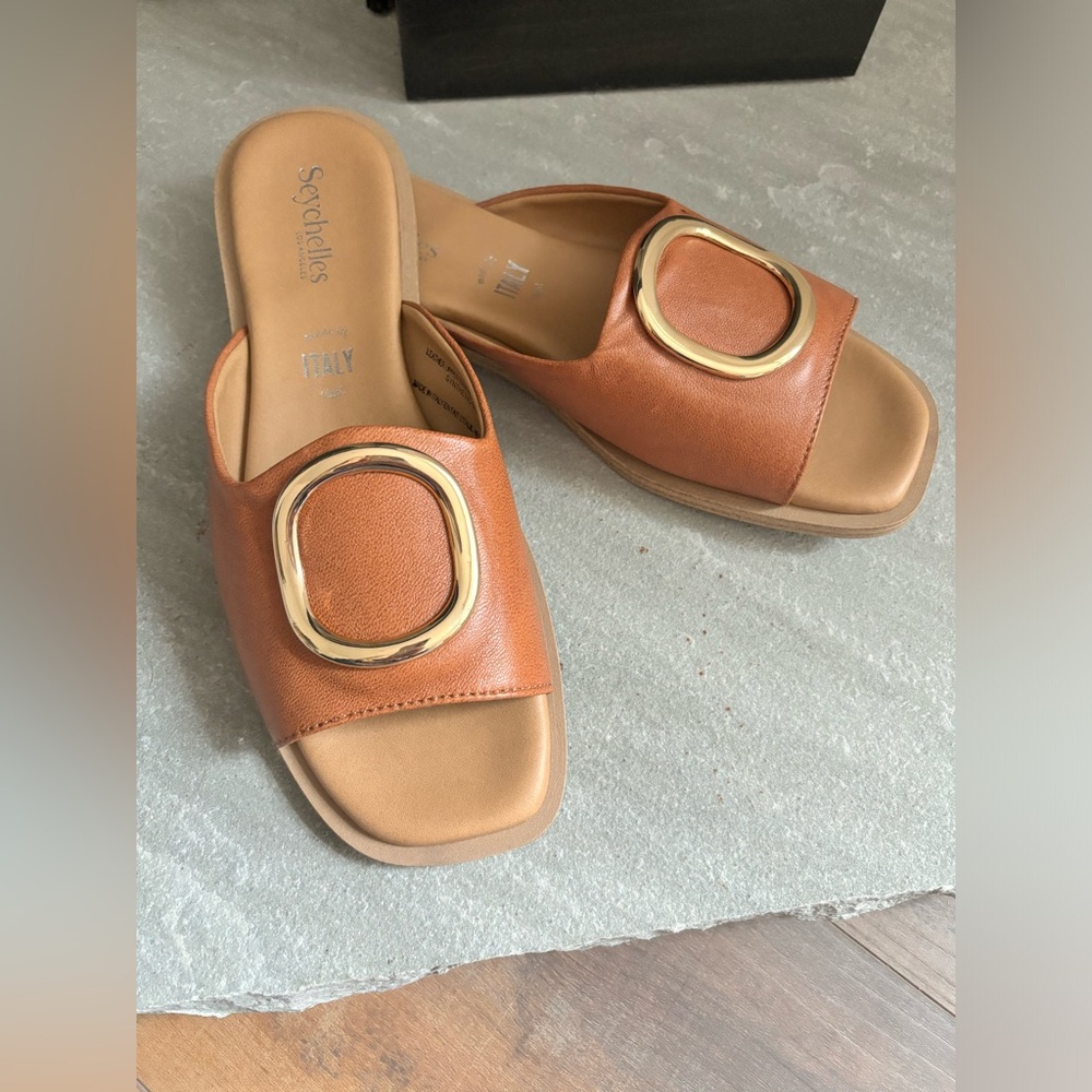 Seychelles Women’s Size 8.5 Tan Leather Gold End Of Time Slide Sandal FLAW